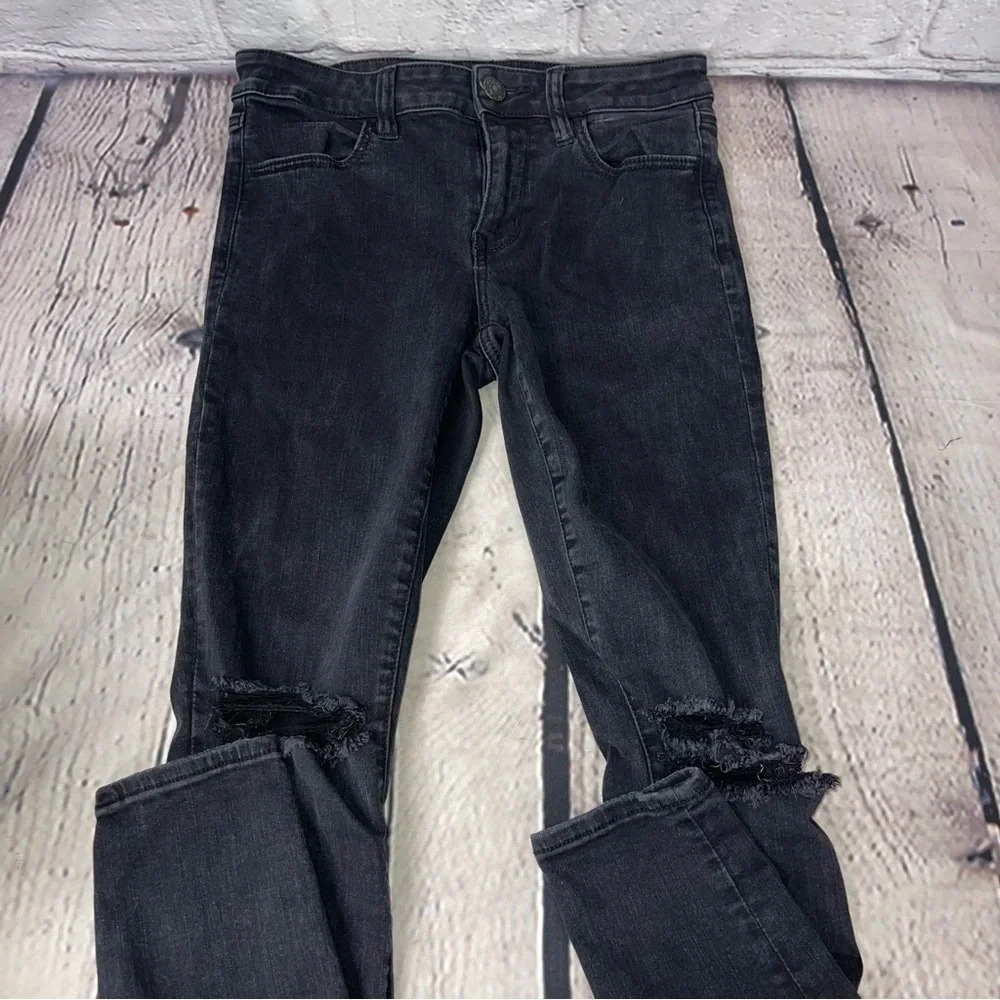 Sanctuary distressed jeans size 28